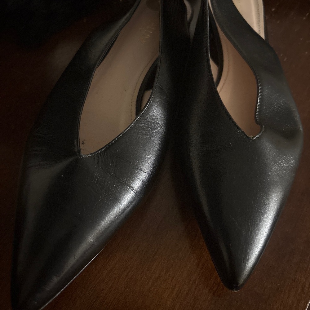 Black leather made in Italy flat pointy shoes size 39 new!